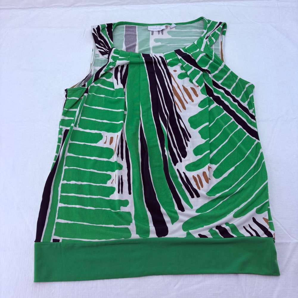New York & Company Stretch Green Abstract Geometric Pleated Banded Hem Top M
